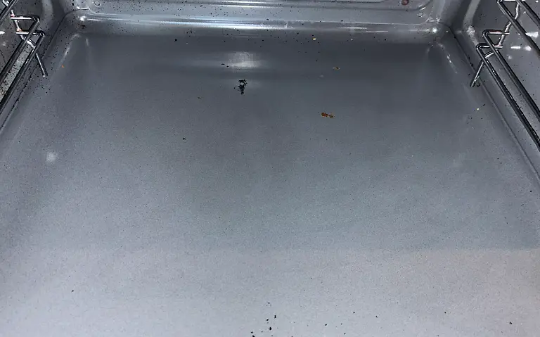 Der gereinigte Backofen am Ende unseres Tests